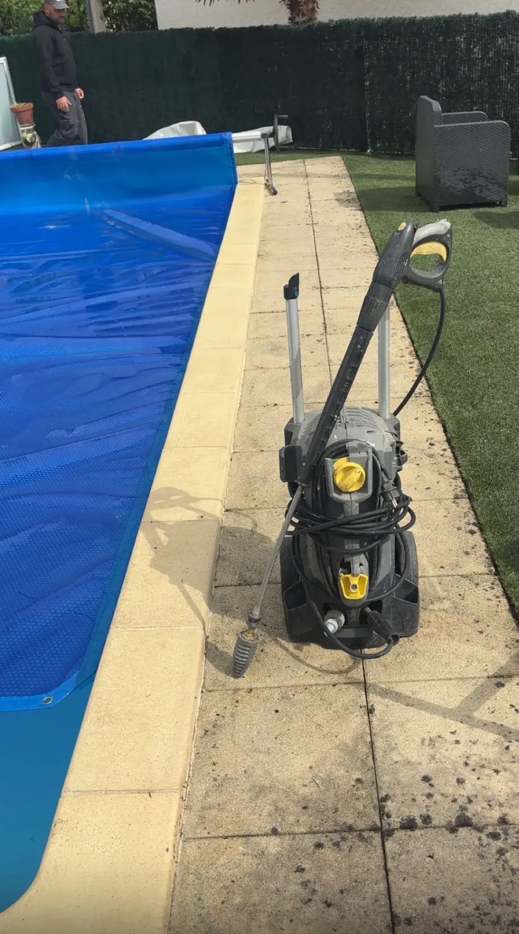 Nettoyage de terrasse et contour de piscine en Haute-Loire