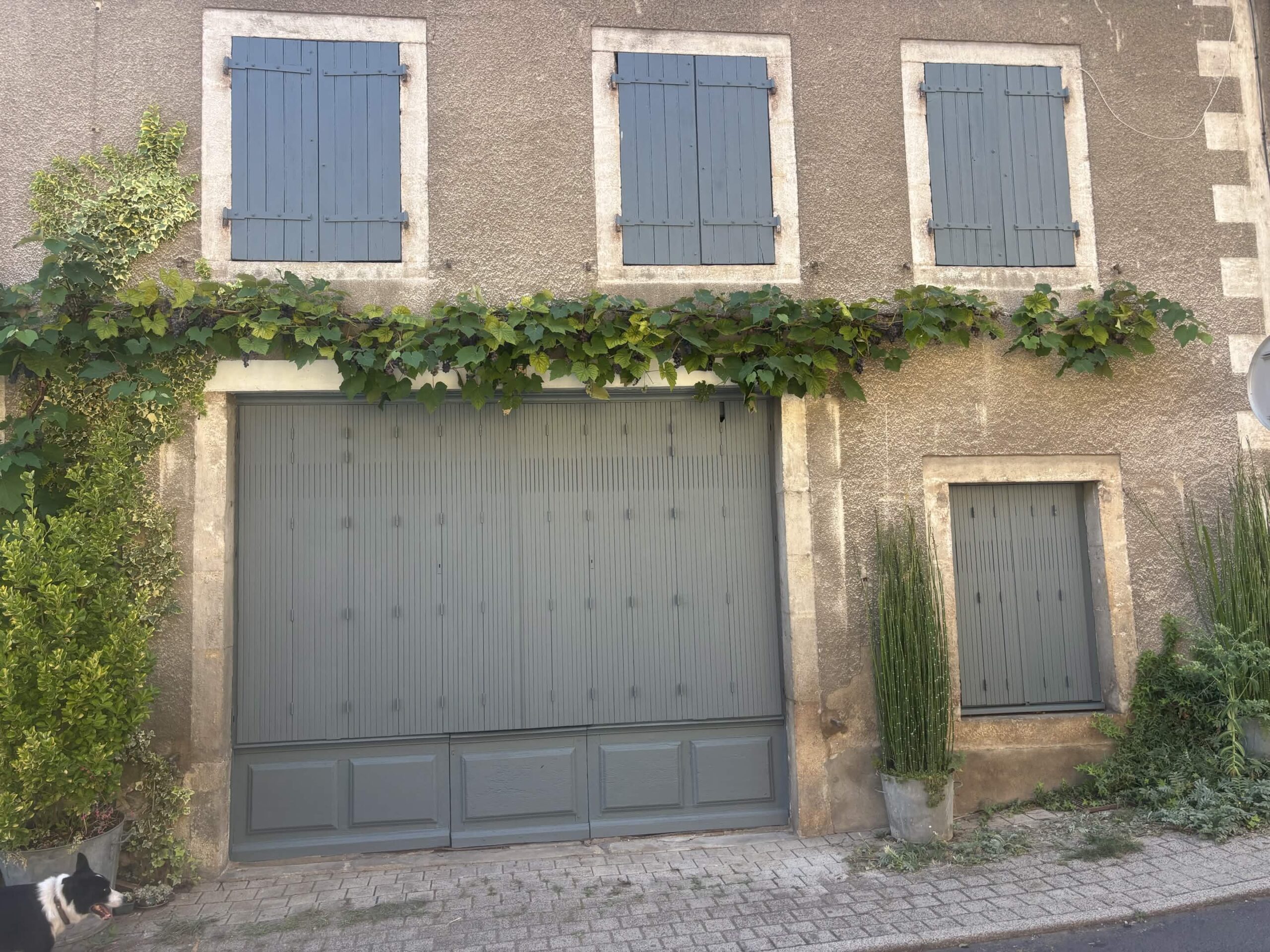 Rénovation et peinture de volets en Haute-Loire par TP Peinture